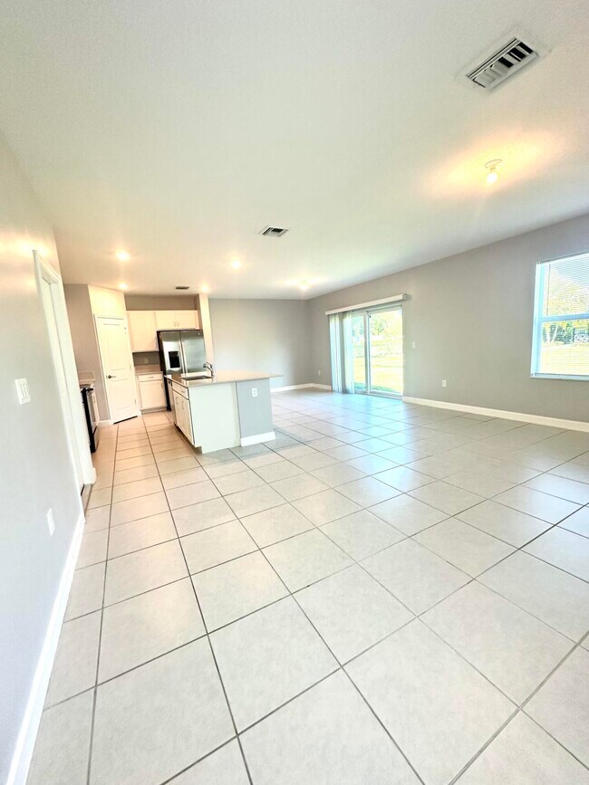 Building Photo - 4518 Dow Ln