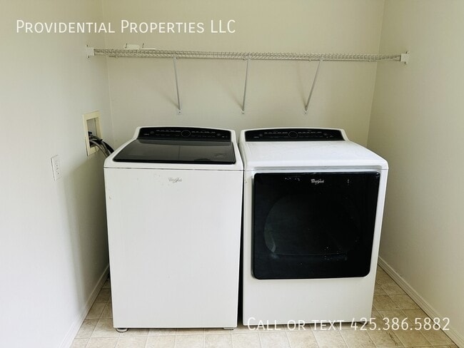 Building Photo - 20620 Larch Way