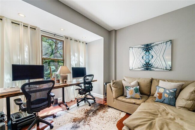 Building Photo - 868 Rosedale Rd NE