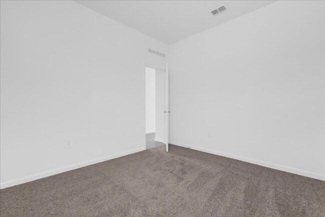 Building Photo - 4385 Pebbles Throw Dr