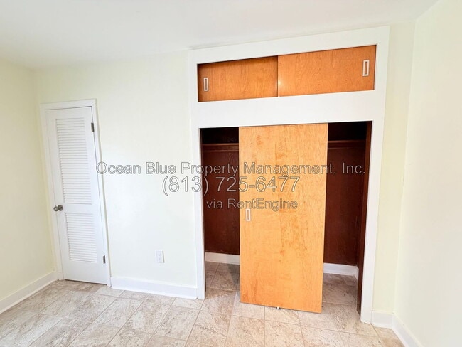 Building Photo - 206 Bates Ave