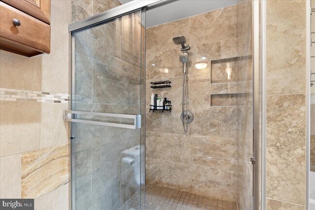 Building Photo - 9472 Lapstrake Ln