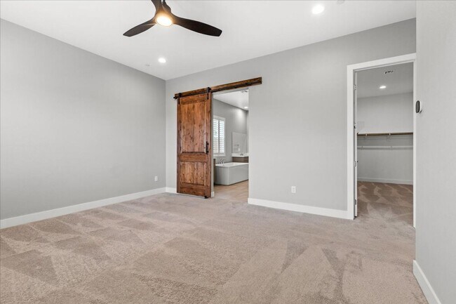 Building Photo - Fabulous Home!