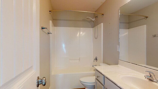 Building Photo - 4 Bedroom Home in Carolina Plantations!