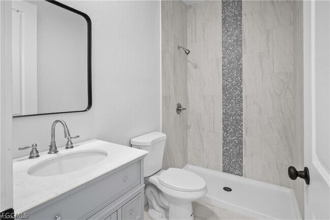 Building Photo - 656 Grant