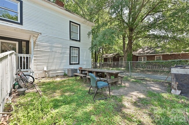 Building Photo - 708 S Hayne St
