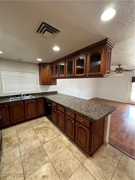 Building Photo - 260 Village Ct