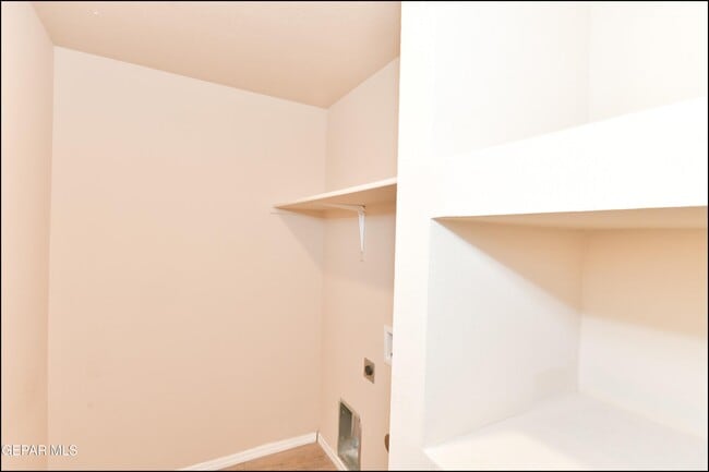 Building Photo - 916 Villa Seca Dr