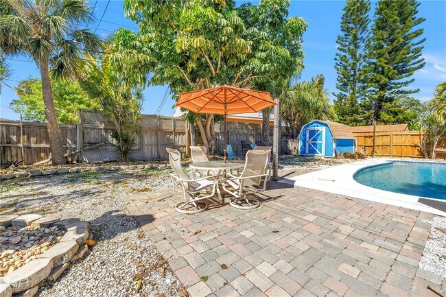 Building Photo - 6892 Gulf Winds Dr