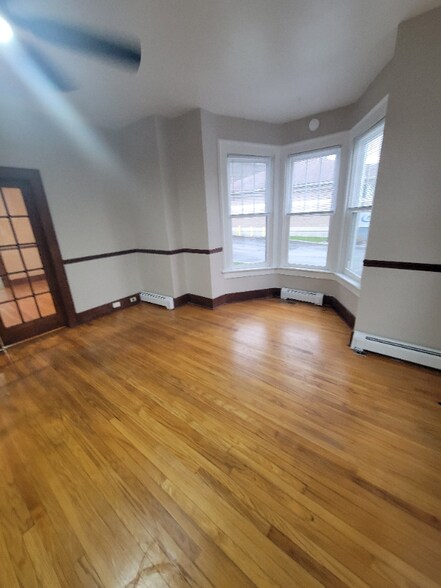 Building Photo - 282 Genesee St