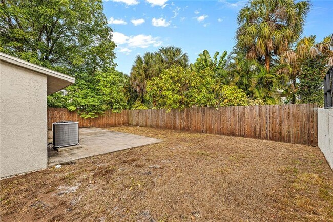 Building Photo - 2501 W Gray St