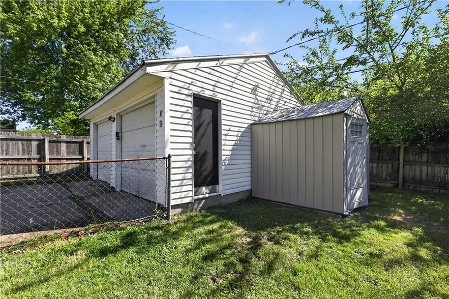 Building Photo - 4176 Mapleleaf Dr