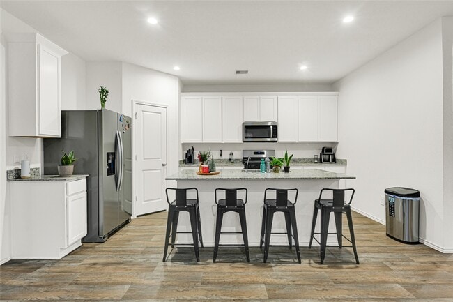 Building Photo - 31203 Heddington Ln