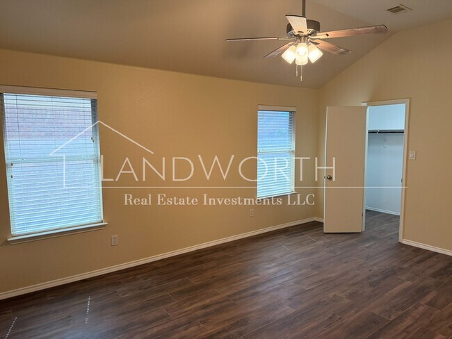 Building Photo - 9617 Olivia Dr