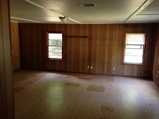 Building Photo - Section 8 Approved