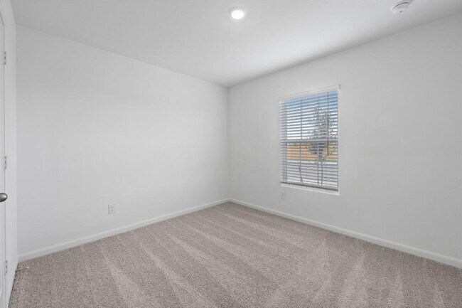 Building Photo - 308 Low Pasture Trl