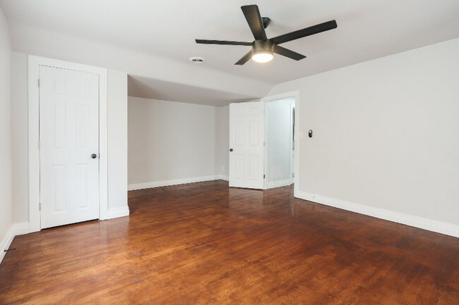 Building Photo - 1109 SW 26th St