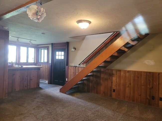 Building Photo - 1040 Budge Dr
