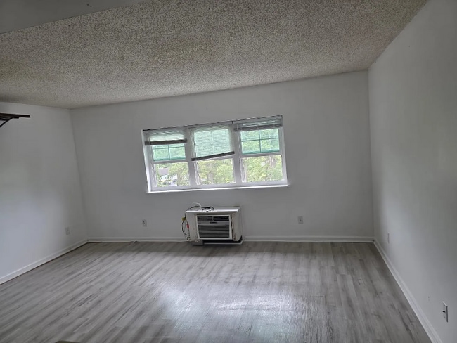 Building Photo - 6850 Blue Heron Blvd