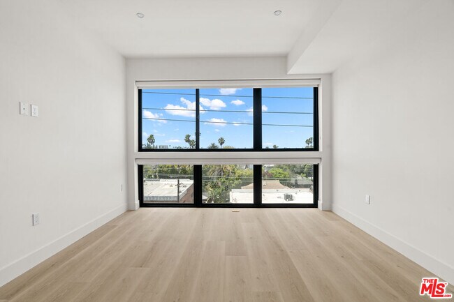 Building Photo - 1808 Lincoln Blvd