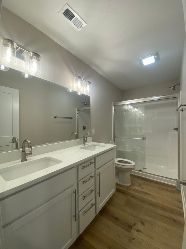 Building Photo - Newly Built Home for Rent in West Des Moines!