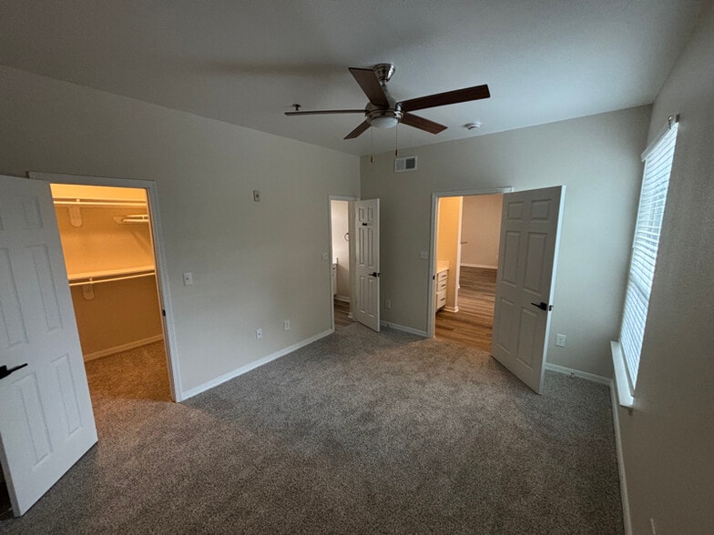 Building Photo - 250 S Stagecoach Trail