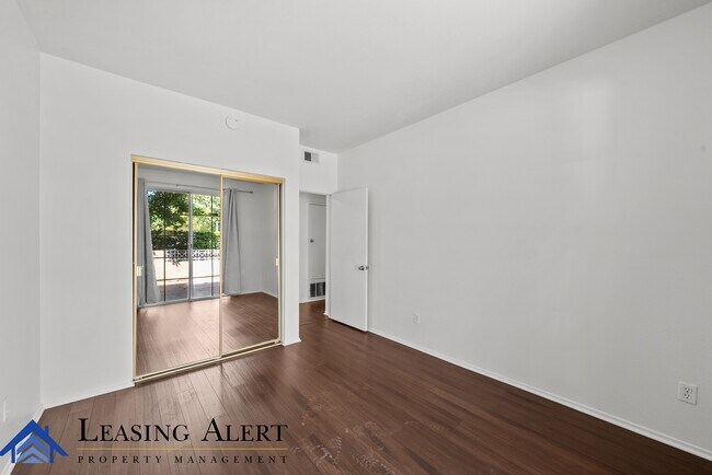 Building Photo - 23709 Del Monte Dr.