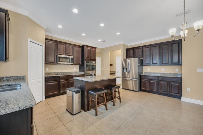 Building Photo - 5335 NW Wisk Fern Cir