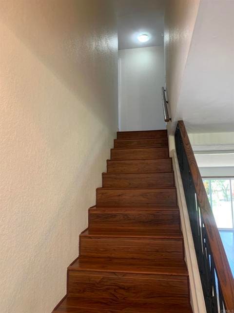 Building Photo - 2062 Linda Ln