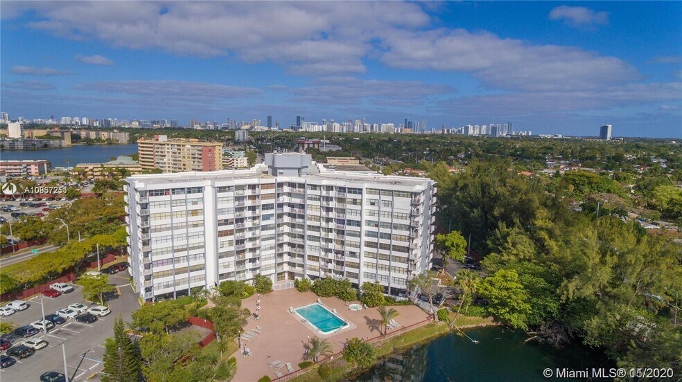Building Photo - 1300 NE Miami Gardens Dr