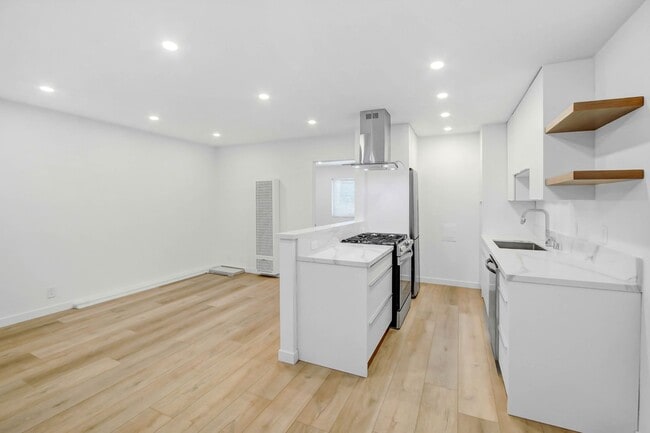 Interior Photo - 519 Hill St in Santa Monica!  Steps to Mai...