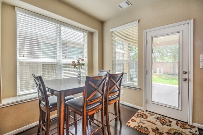 Building Photo - 26335 Cedar Pine Dr