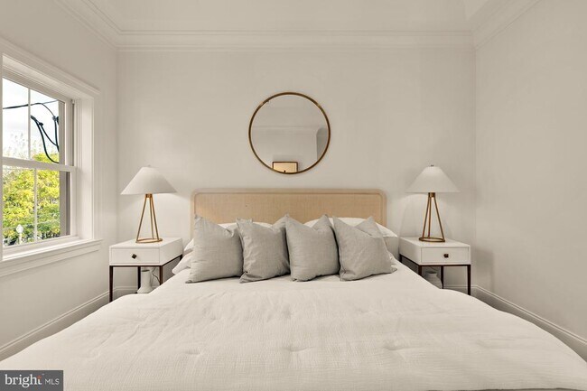 Building Photo - 4830 8th St NW