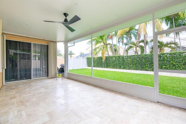 Building Photo - 724 NW 155th Terrace