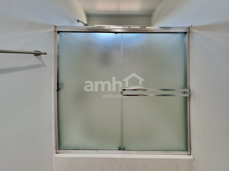 Building Photo - 1281 W Molinetto Dr