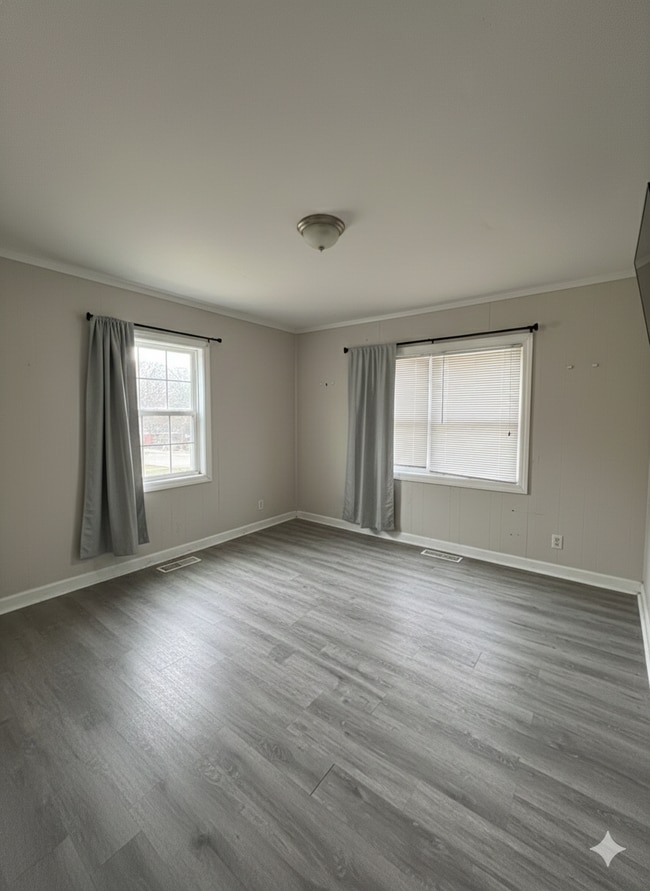 Building Photo - 3704 Riviera Rd