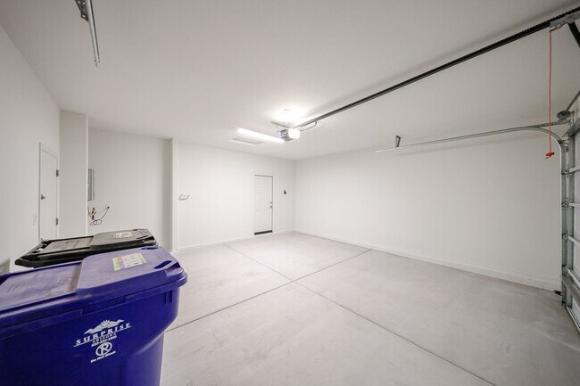Building Photo - New 4 Bedroom + Den Home in Asante Community