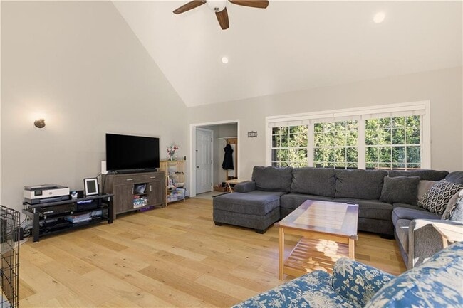 Building Photo - 141 Laurel Ridge Ln