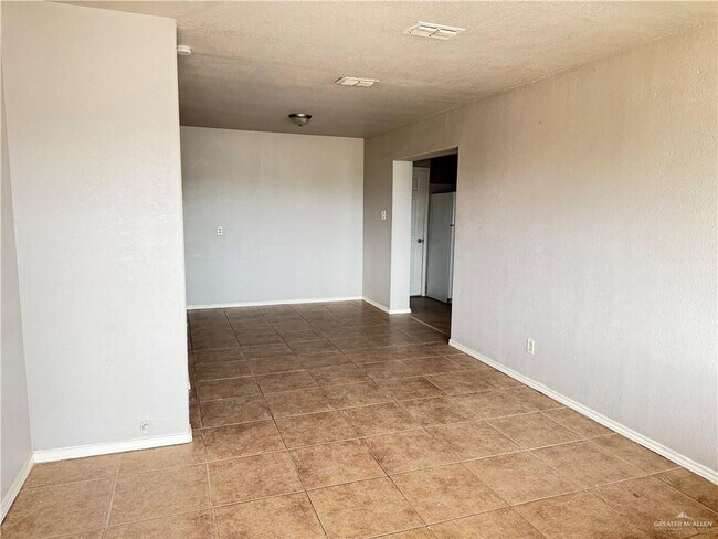 Building Photo - 12 E Schunior St