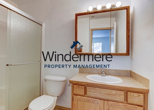 Building Photo - *Half Off First Month's Rent* 2 Bed 2 Bath...