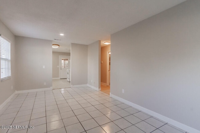 Building Photo - 1050 Assisi Ln