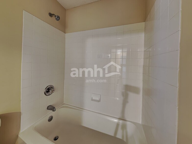 Building Photo - 6613 Ivy Stone Dr