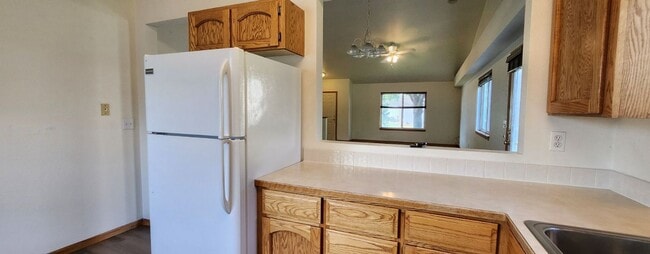 Building Photo - Spacious Single-Family Home with Vaulted C...