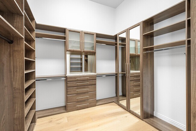 Building Photo - 9599 Moritz Way