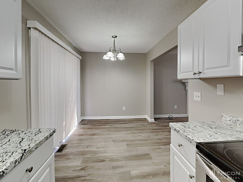 Building Photo - 104 Kells Dr