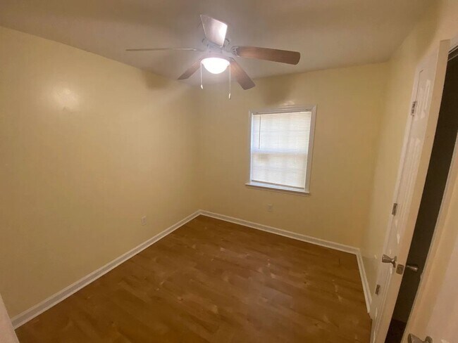 Building Photo - Charming 3BR Brick Home near Sandfly with Fully Fenced Backyard