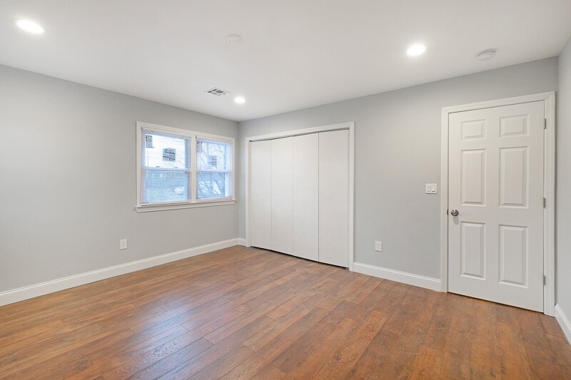 Building Photo - 370 Smithburg Rd