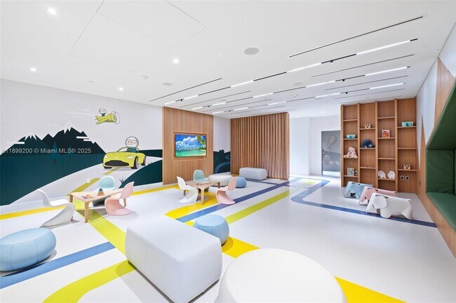 Building Photo - 300 Biscayne Blvd Way