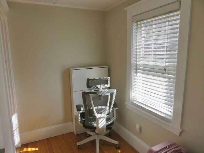 Building Photo - 35 Lovell Rd