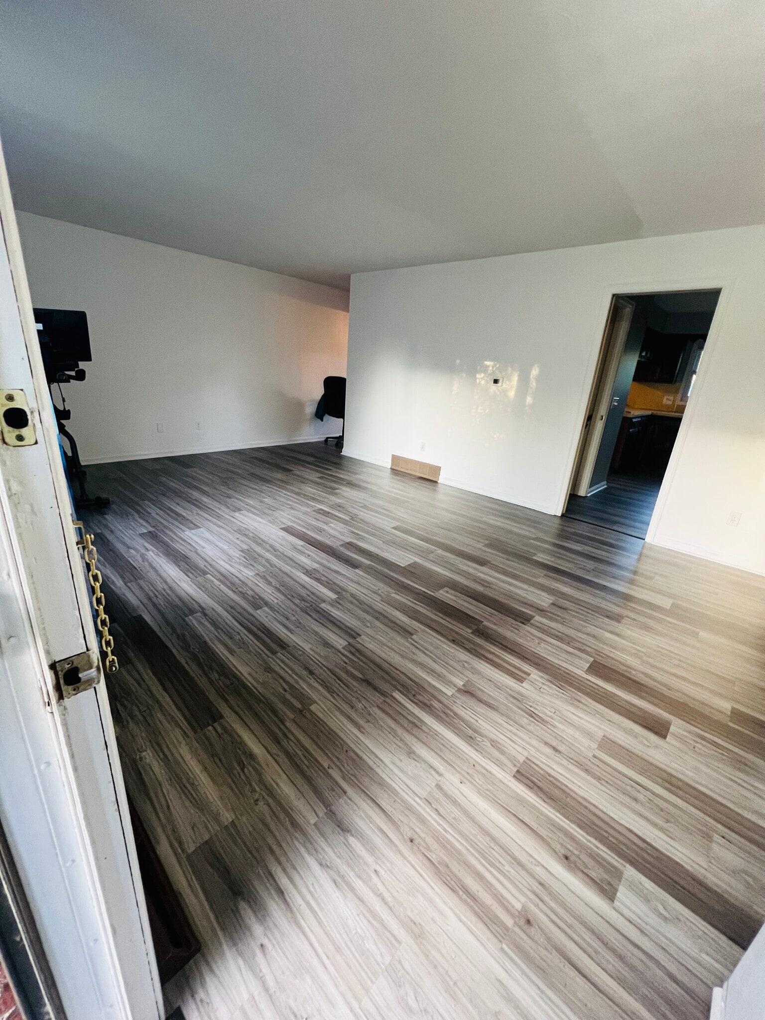 Building Photo - 5620 Cresthaven Ln